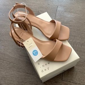 a new day tan sonora 2” pumps - 7.5 W